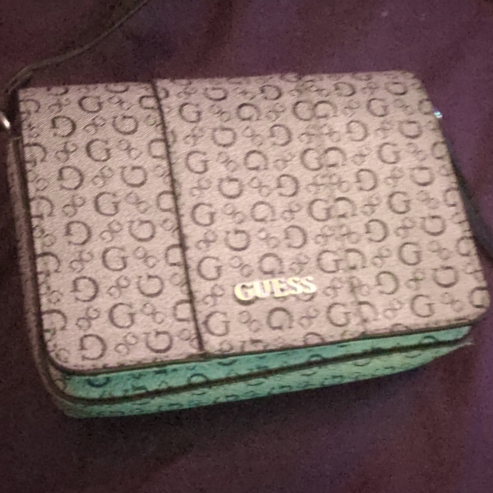 guess purse
